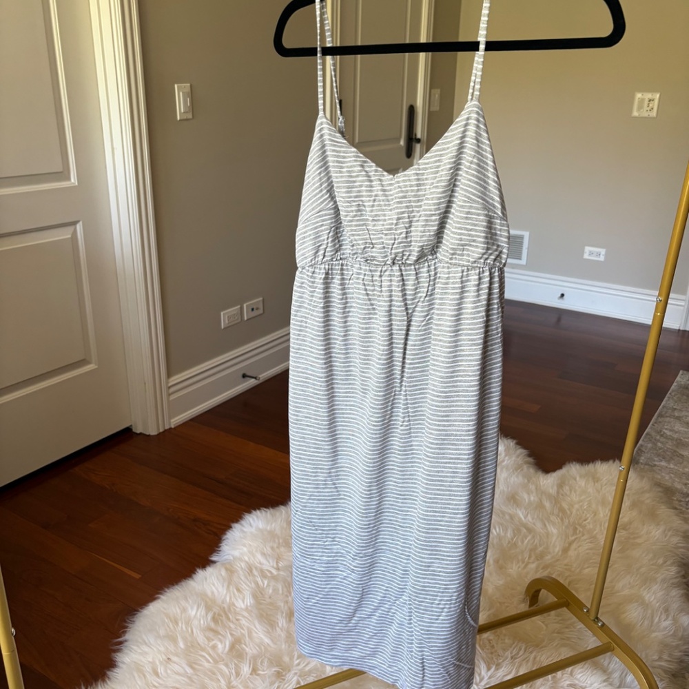 GapMaternity- Grey and white striped babydoll dress, small - Picture 3 of 8